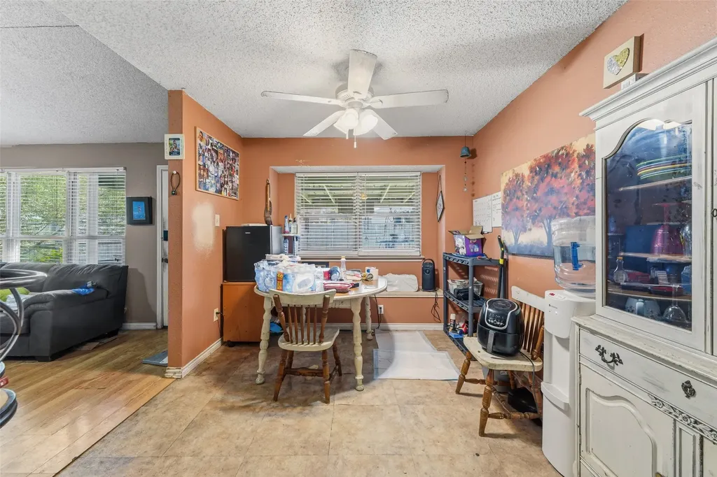 106 E Schreiber Street Garland TX 75040
