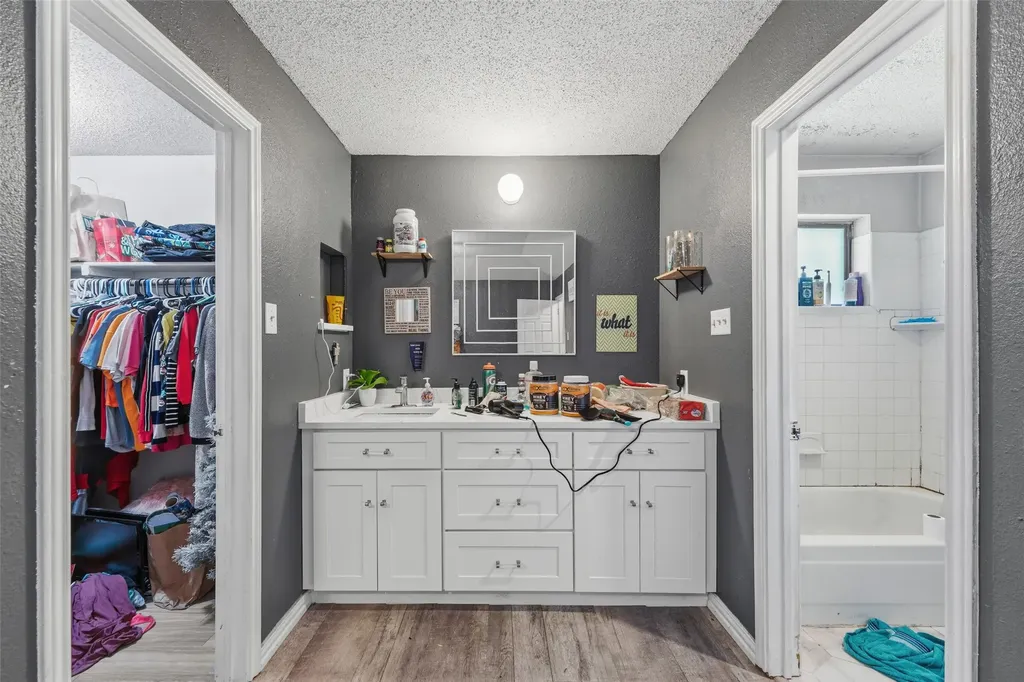 106 E Schreiber Street Garland TX 75040