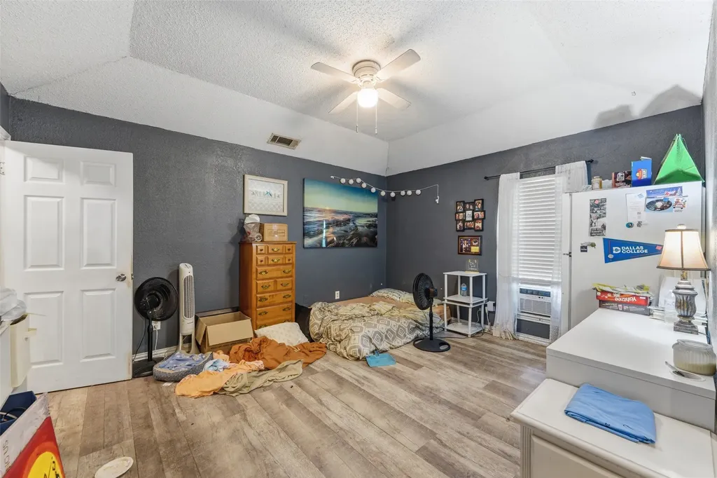 106 E Schreiber Street Garland TX 75040