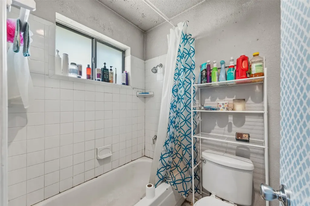 106 E Schreiber Street Garland TX 75040