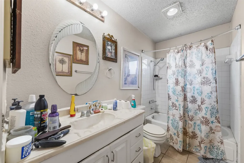 106 E Schreiber Street Garland TX 75040
