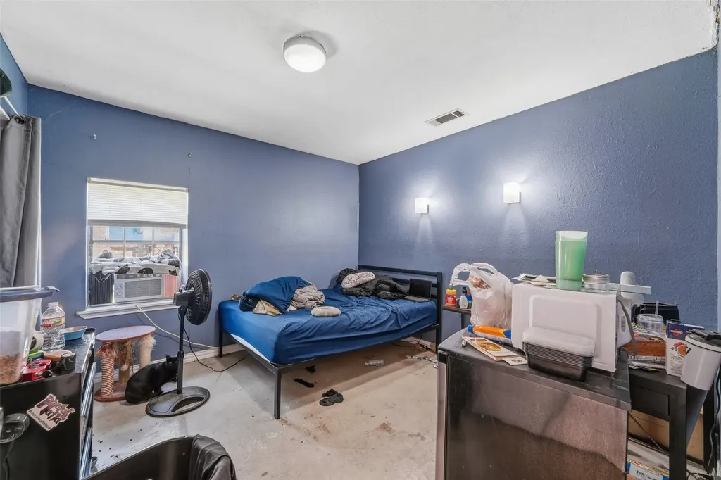 106 E Schreiber Street Garland TX 75040