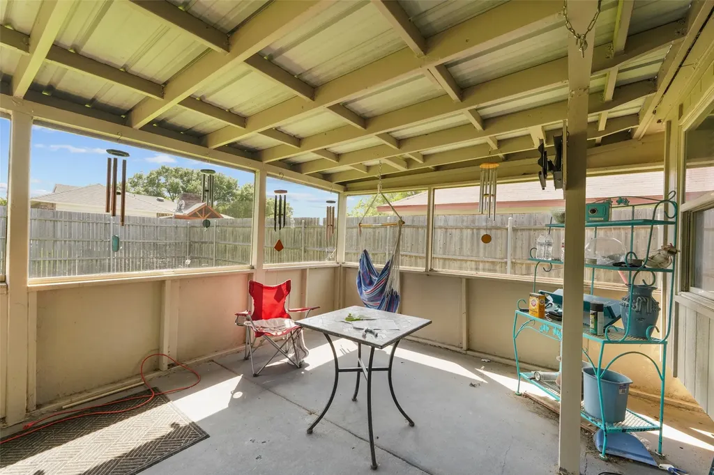 106 E Schreiber Street Garland TX 75040