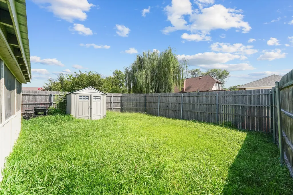 106 E Schreiber Street Garland TX 75040