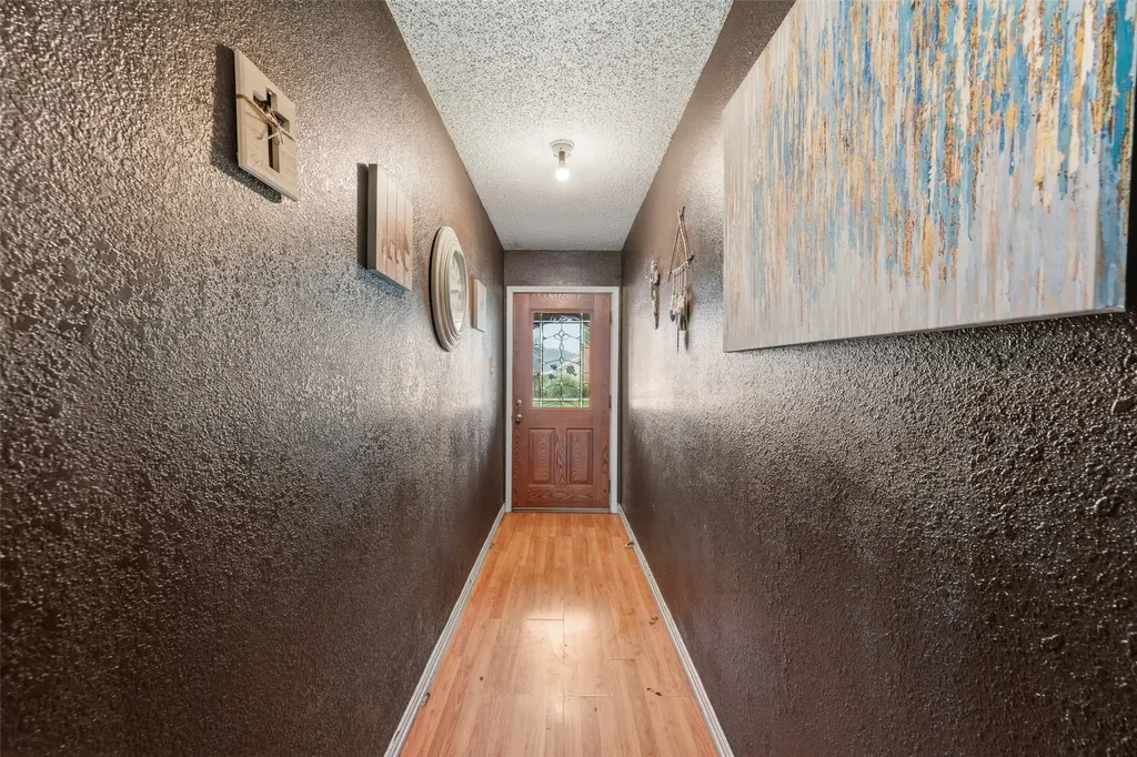 106 E Schreiber Street Garland TX 75040