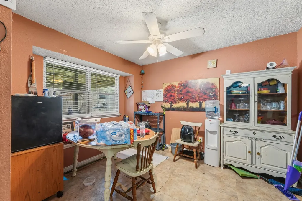 106 E Schreiber Street Garland TX 75040