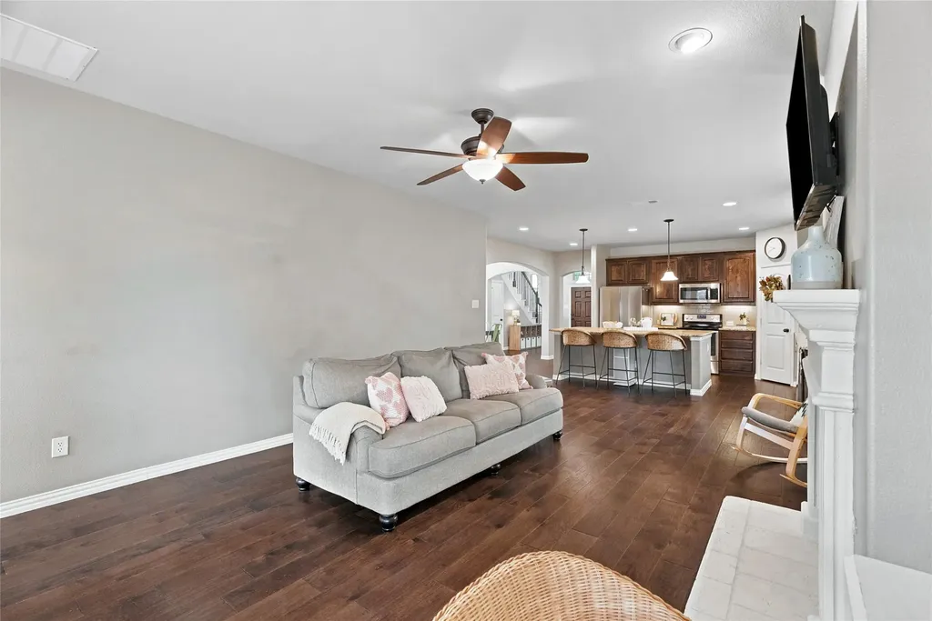 800 Kirby Drive Lantana TX 76226