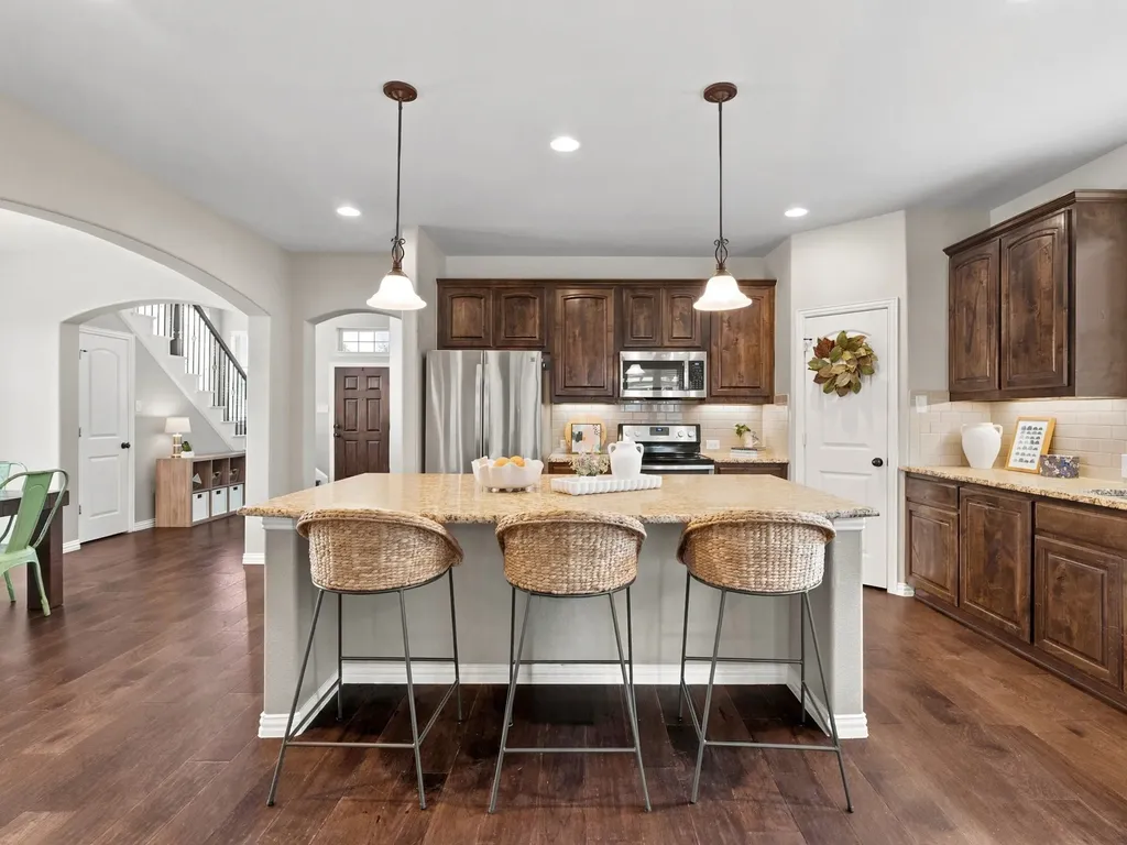 800 Kirby Drive Lantana TX 76226