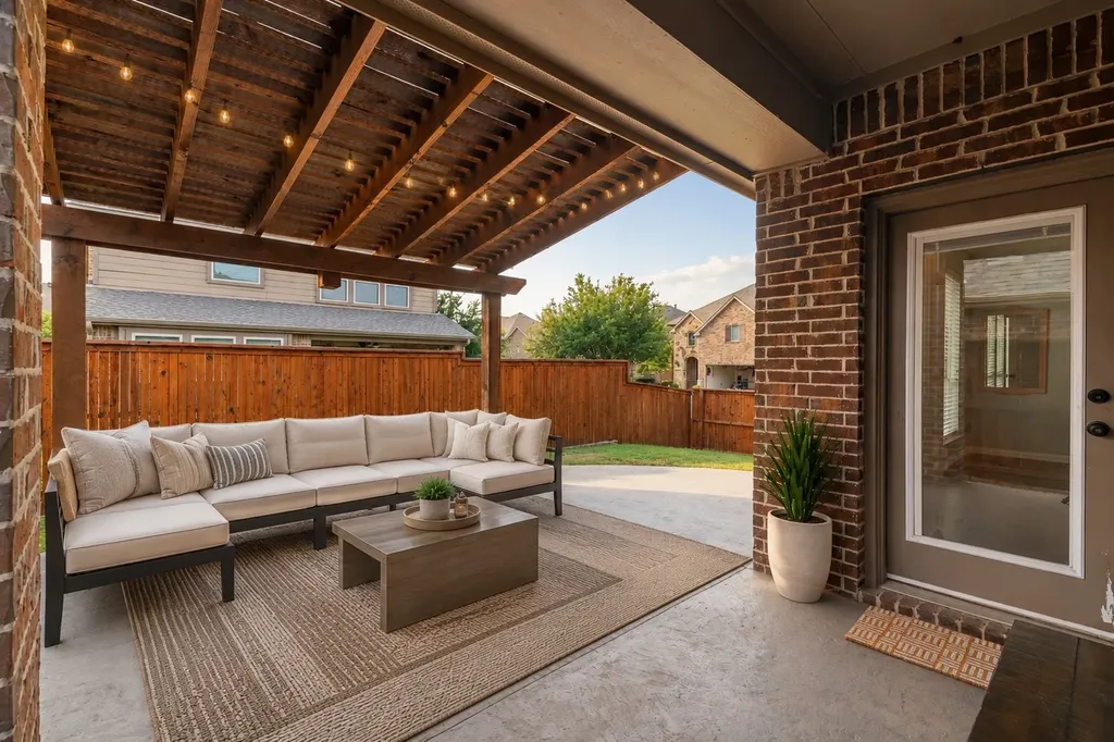 800 Kirby Drive Lantana TX 76226