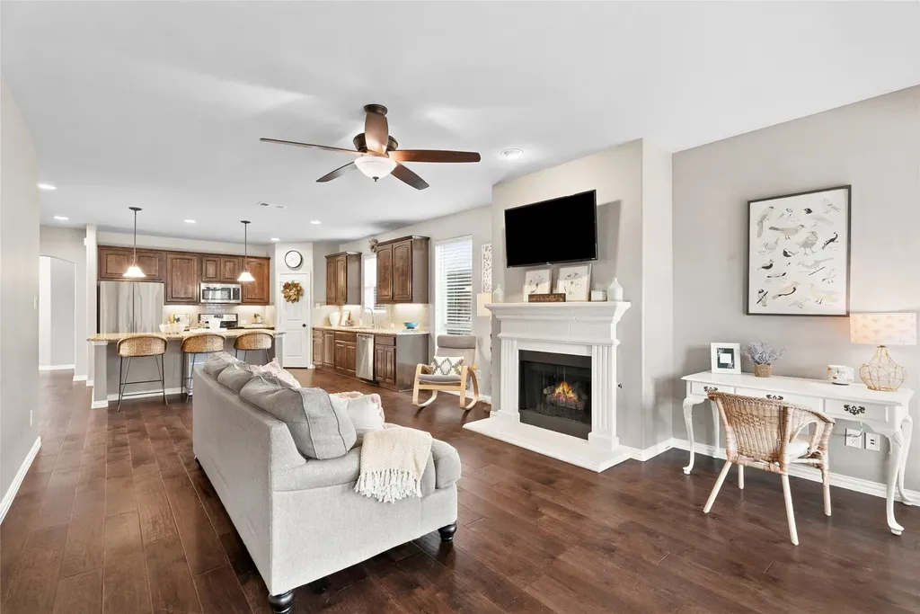 800 Kirby Drive Lantana TX 76226