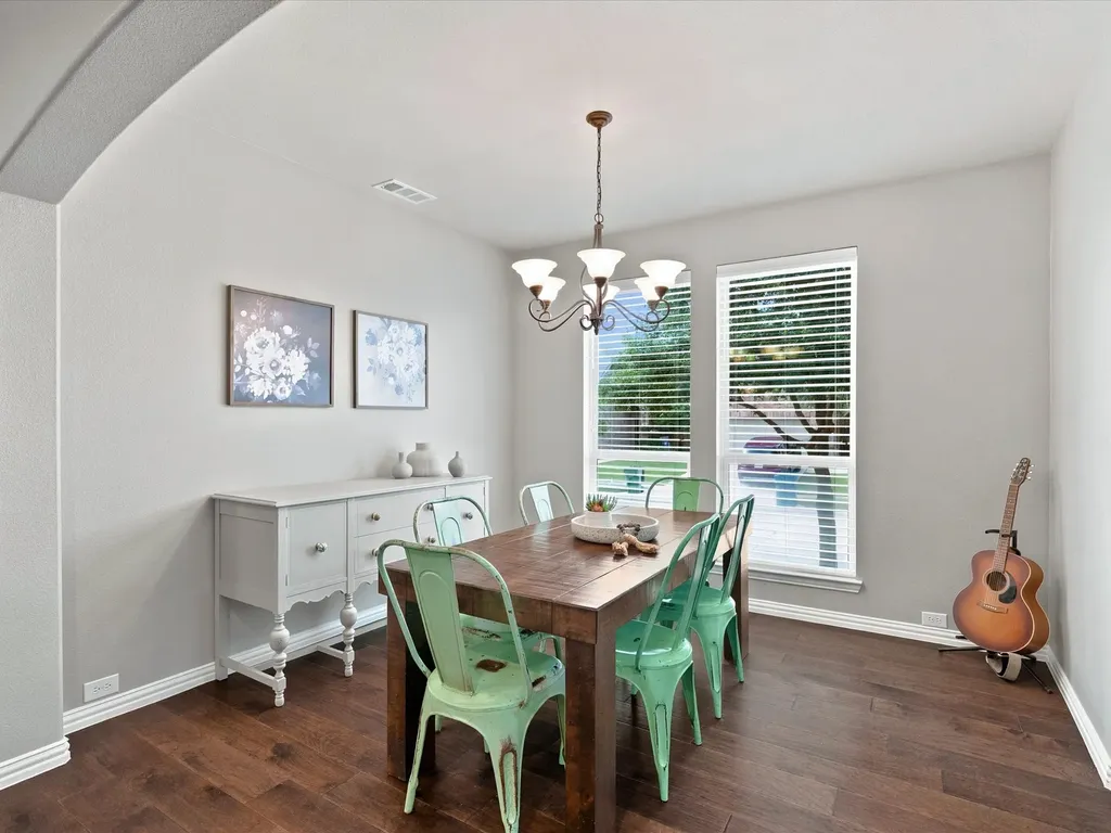 800 Kirby Drive Lantana TX 76226