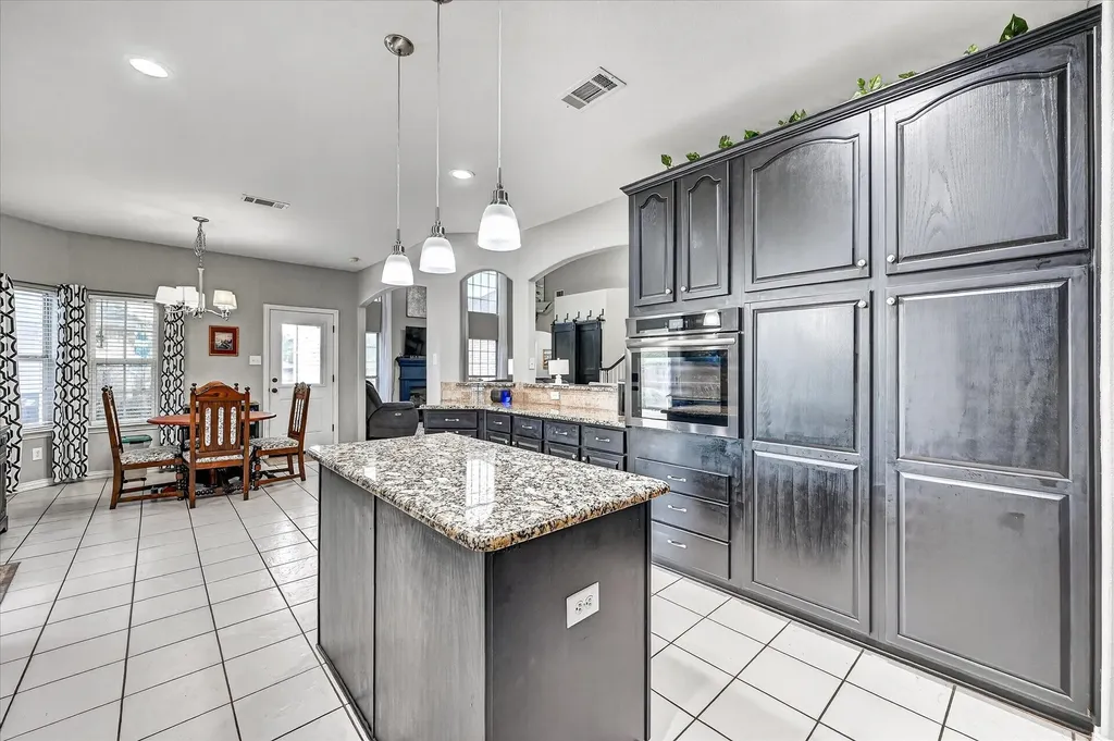 851 Bridle Path Burleson TX 76028