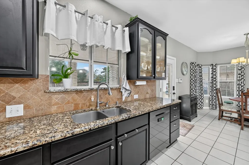851 Bridle Path Burleson TX 76028