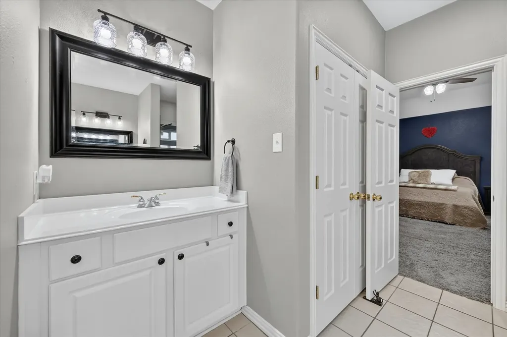 851 Bridle Path Burleson TX 76028