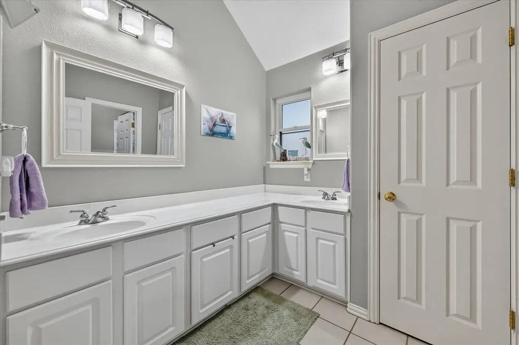 851 Bridle Path Burleson TX 76028