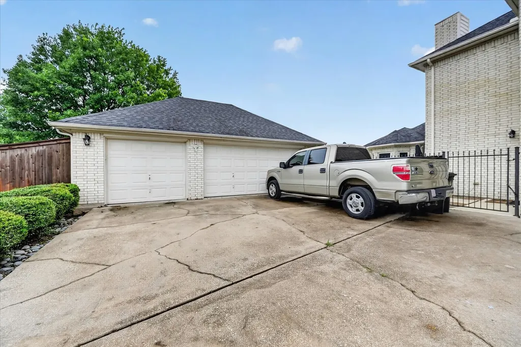 851 Bridle Path Burleson TX 76028
