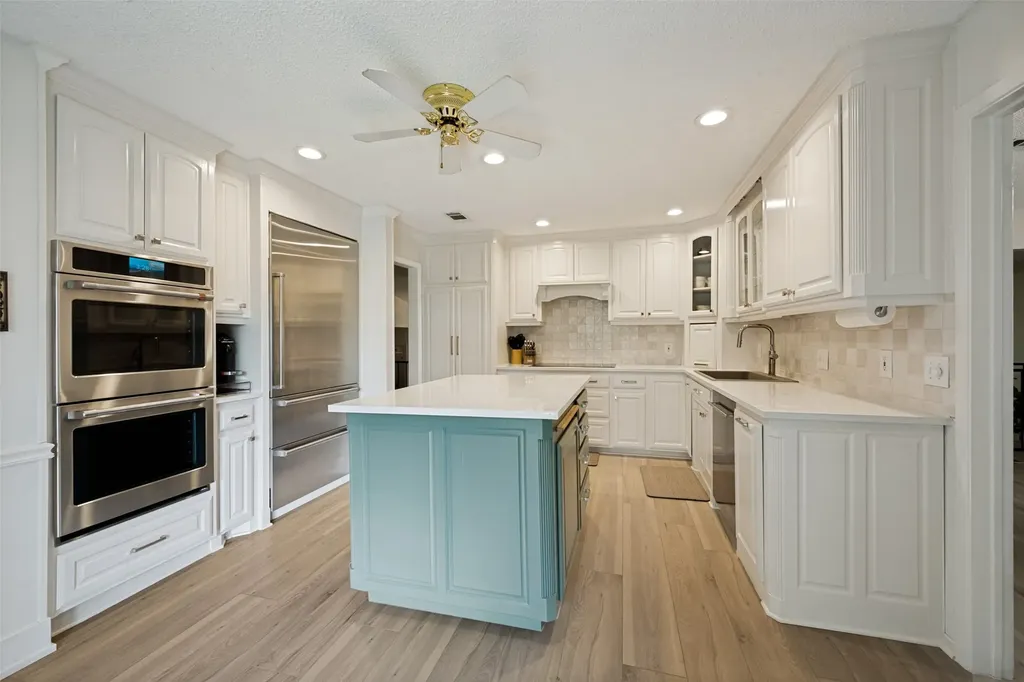 909 Edgecliff Drive Bedford TX 76022