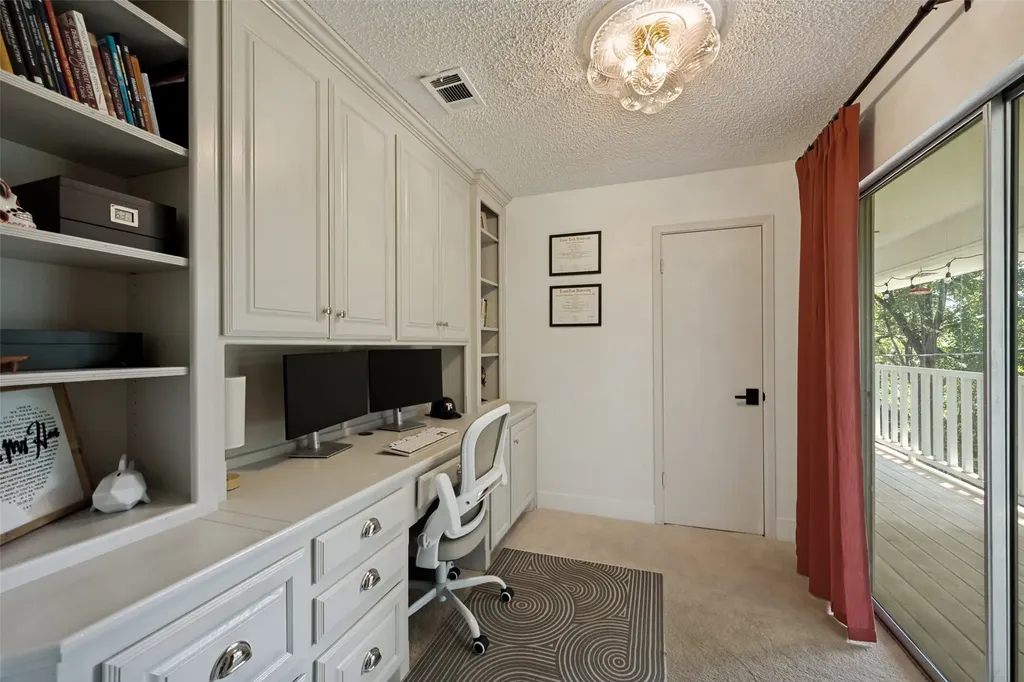 909 Edgecliff Drive Bedford TX 76022