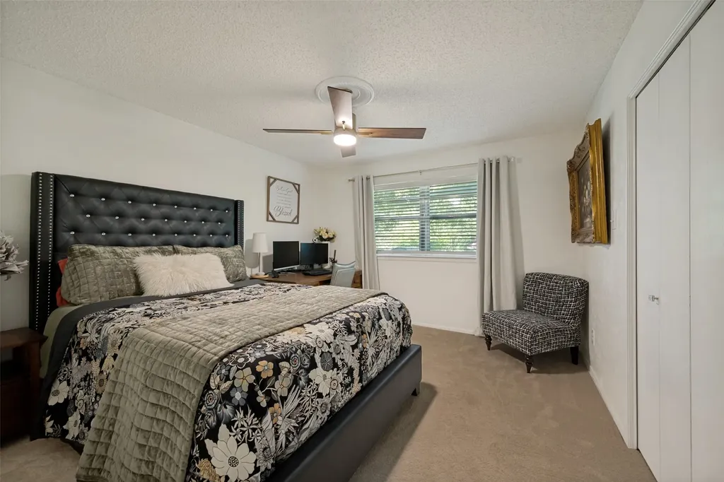 909 Edgecliff Drive Bedford TX 76022