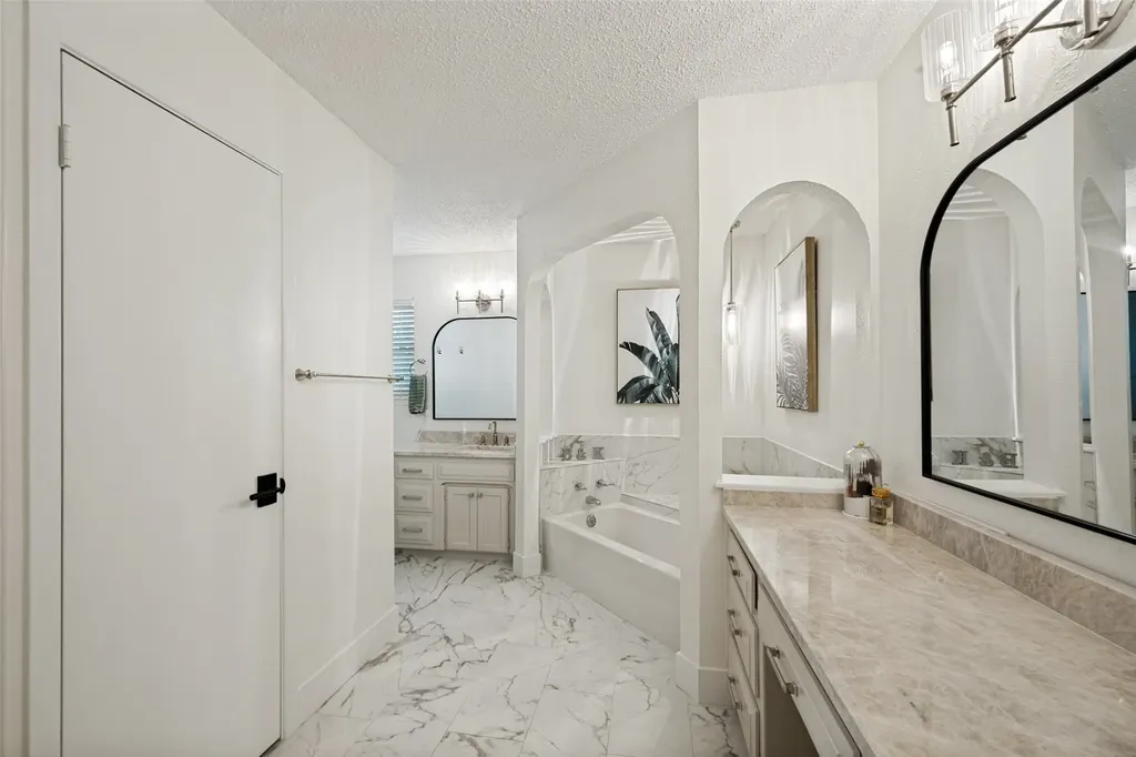 909 Edgecliff Drive Bedford TX 76022