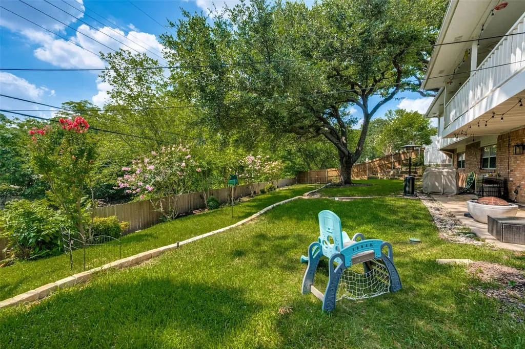 909 Edgecliff Drive Bedford TX 76022