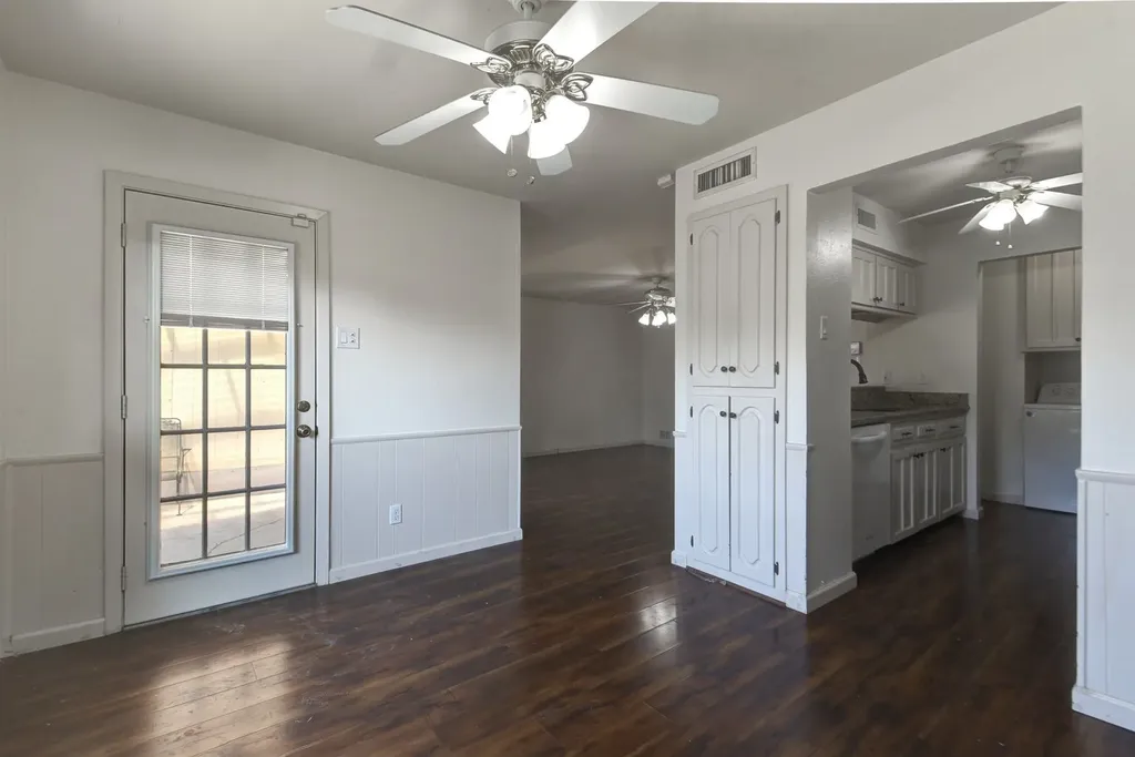 2012 Court Place Garland TX 75041