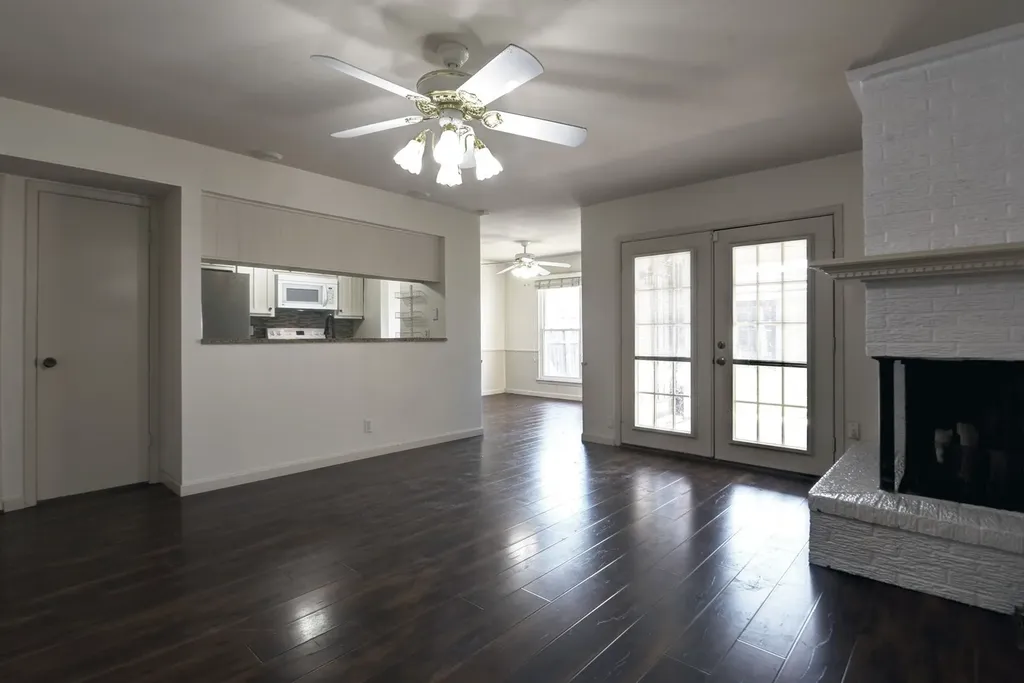 2012 Court Place Garland TX 75041