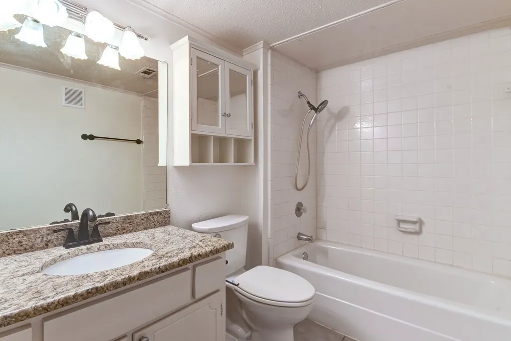 2012 Court Place Garland TX 75041