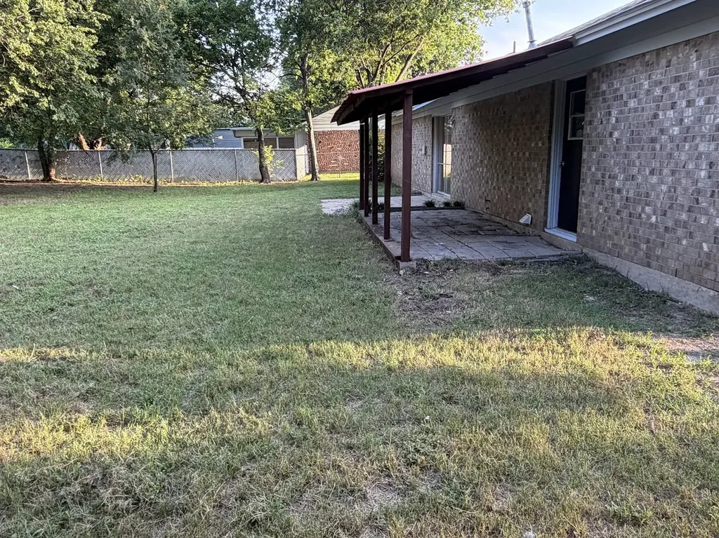 421 Smith Avenue Everman TX 76140