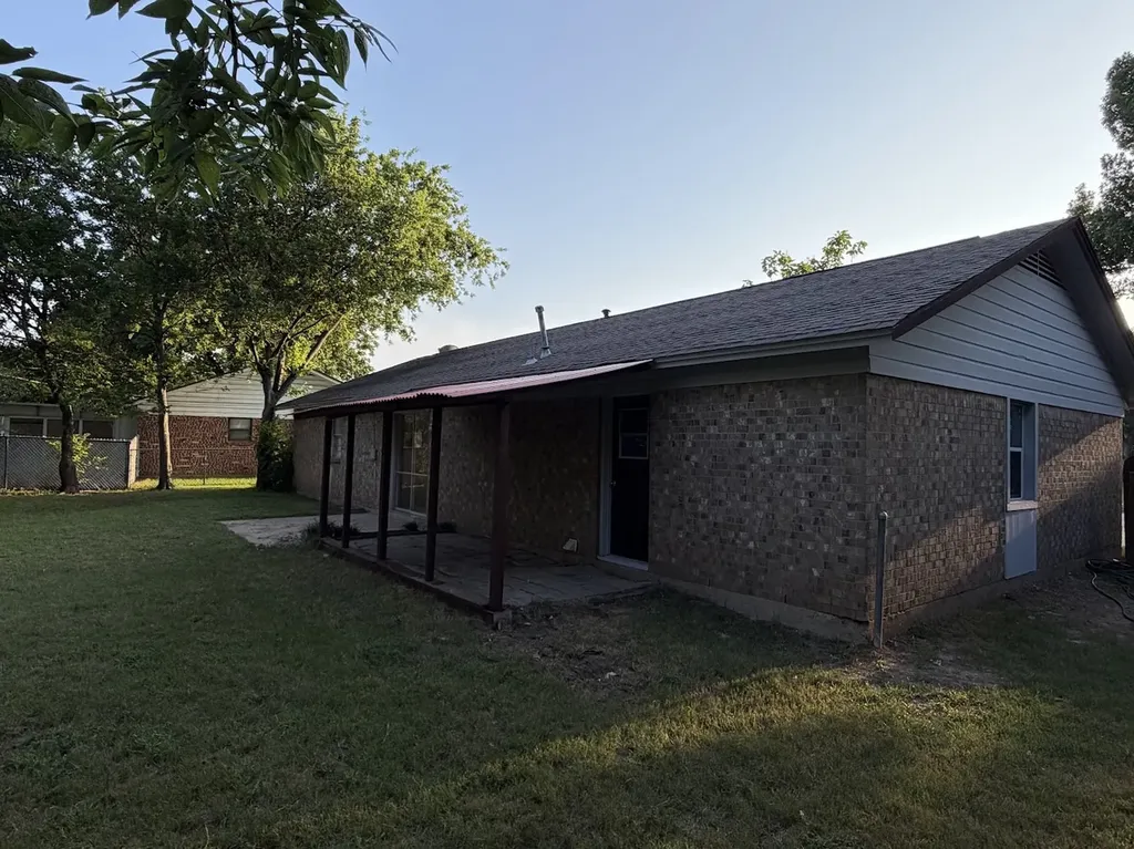 421 Smith Avenue Everman TX 76140