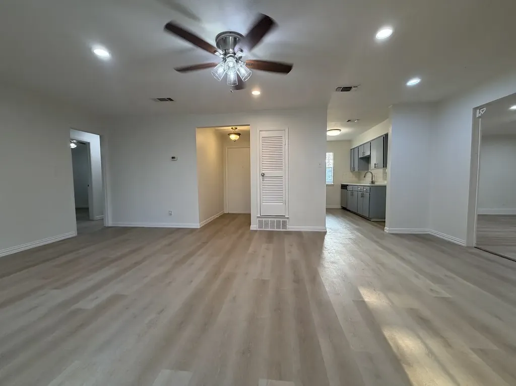 421 Smith Avenue Everman TX 76140