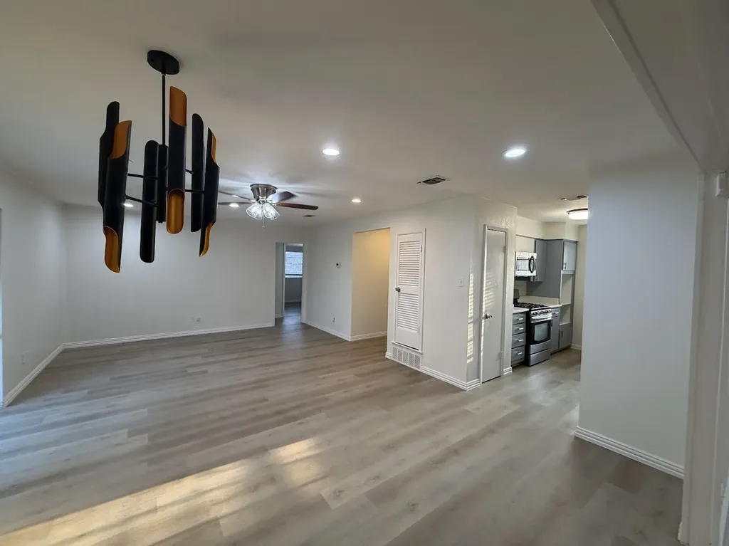 421 Smith Avenue Everman TX 76140