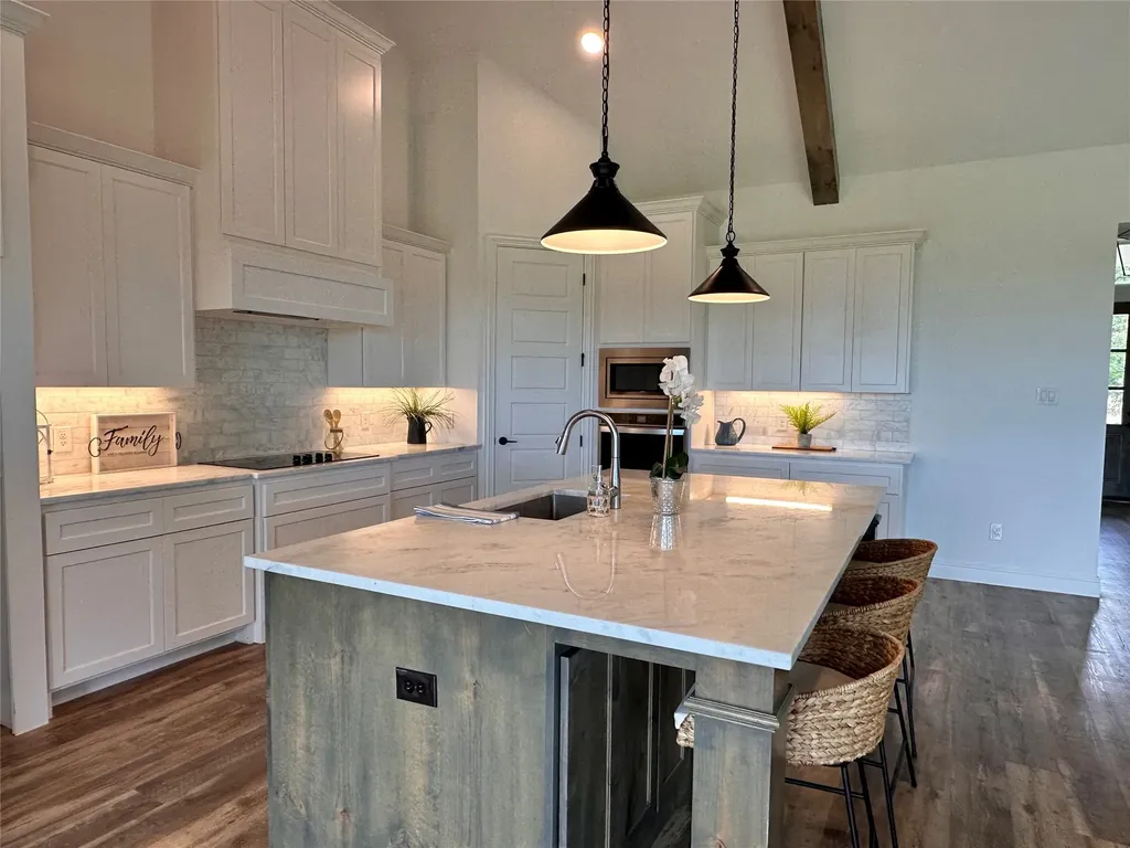2284 Erwin Road Poolville TX 76487