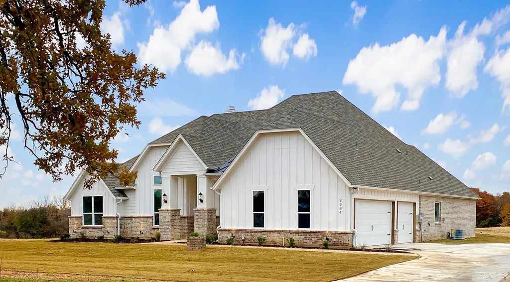 2284 Erwin Road Poolville TX 76487