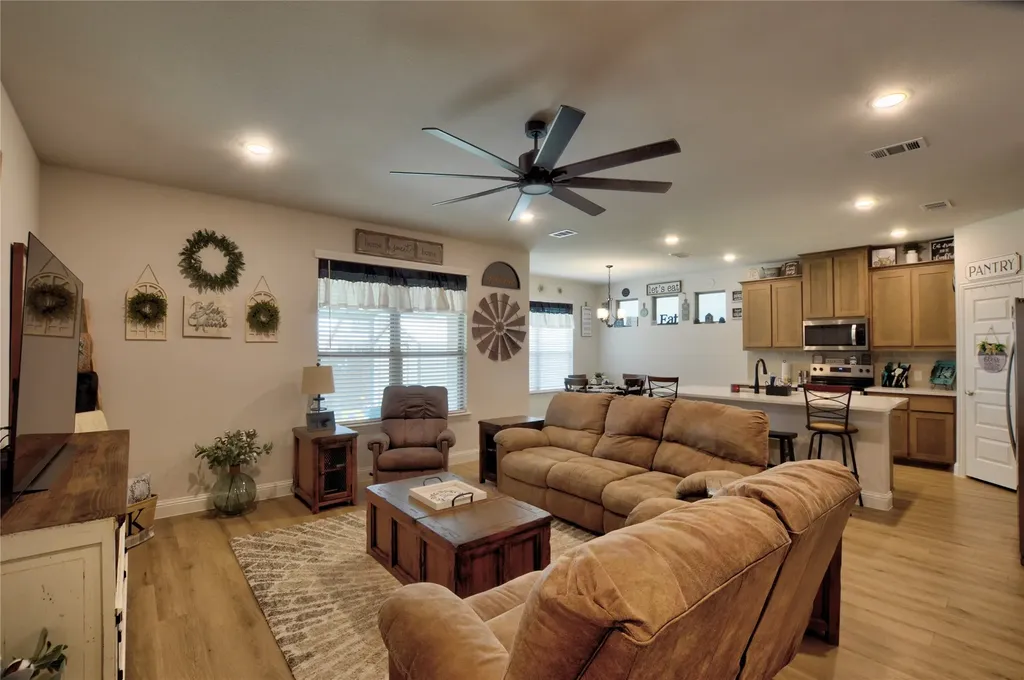 1917 Daybreak Drive Venus TX 76009