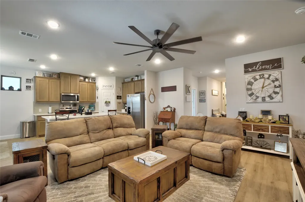 1917 Daybreak Drive Venus TX 76009