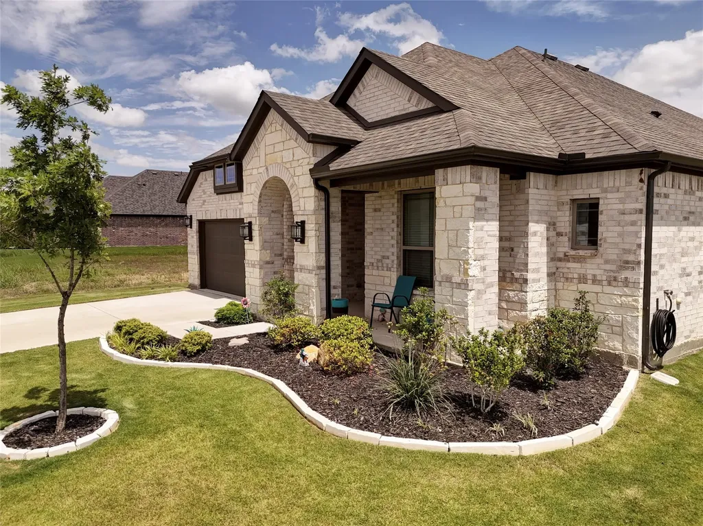 1917 Daybreak Drive Venus TX 76009