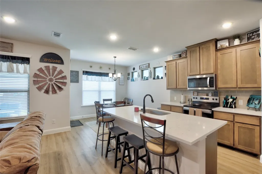 1917 Daybreak Drive Venus TX 76009