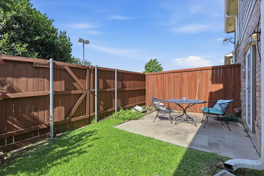 932 Avondale Lane Plano TX 75025
