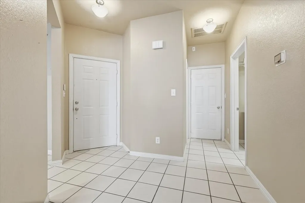 932 Avondale Lane Plano TX 75025