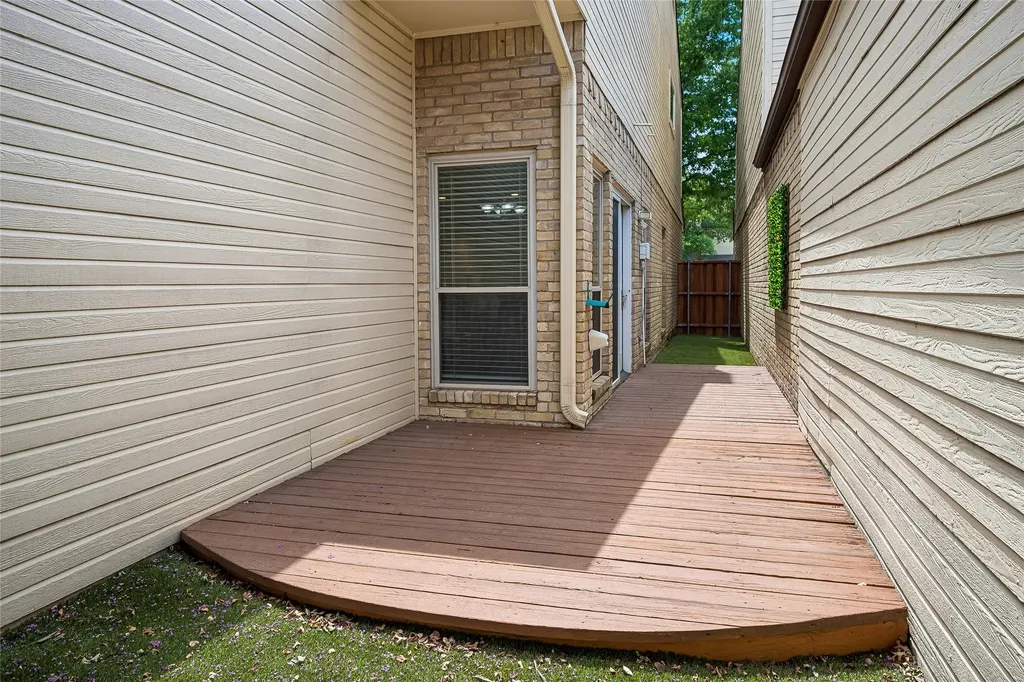 5829 Preston Valley Drive Dallas TX 75240