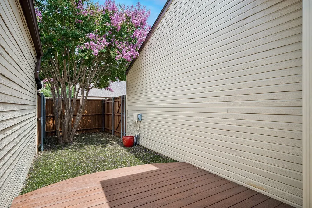 5829 Preston Valley Drive Dallas TX 75240