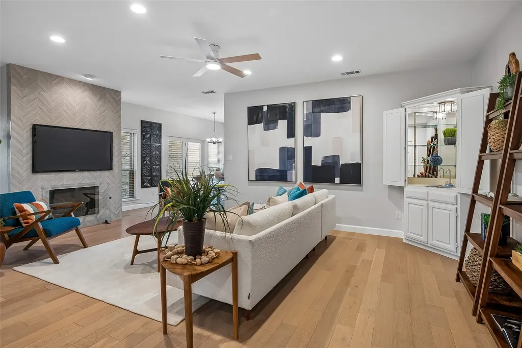 5829 Preston Valley Drive Dallas TX 75240