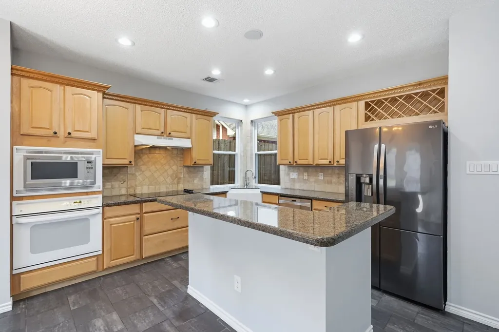 3517 Paint Brush Lane Bedford TX 76021