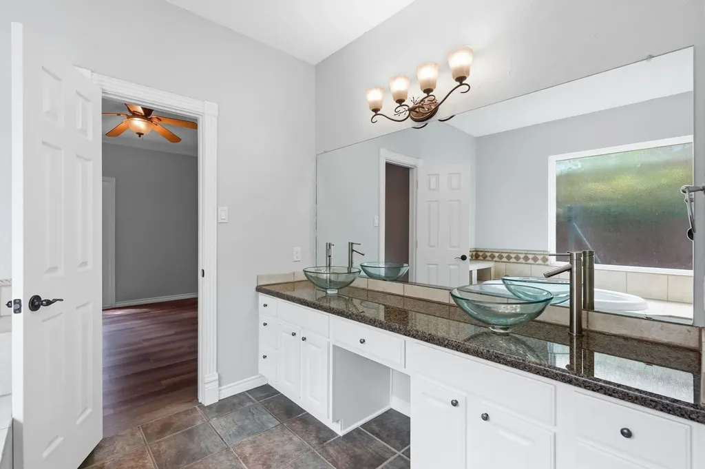 3517 Paint Brush Lane Bedford TX 76021