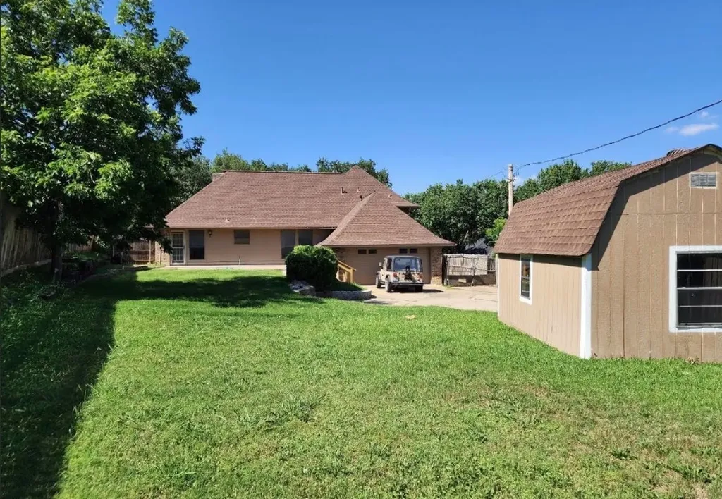 2001 Birchwood Lane Grand Prairie TX 75050