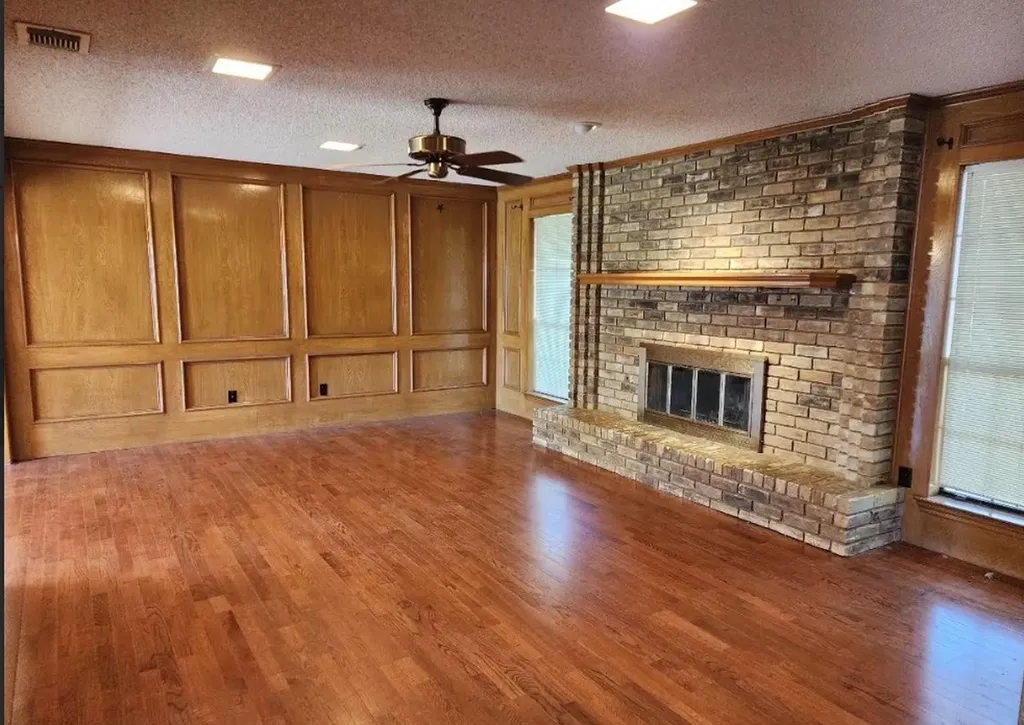 2001 Birchwood Lane Grand Prairie TX 75050