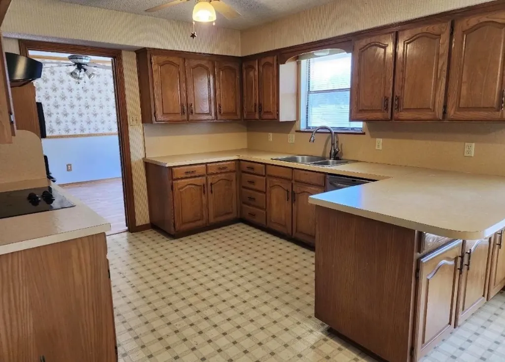 2001 Birchwood Lane Grand Prairie TX 75050