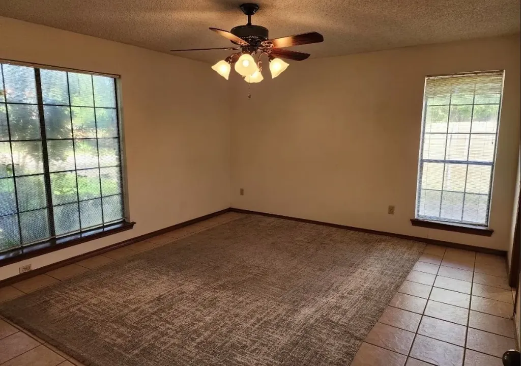 2001 Birchwood Lane Grand Prairie TX 75050