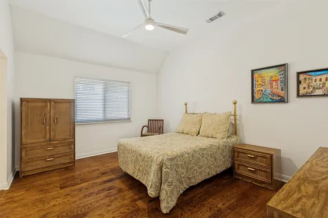 5213 Tennington Park Dallas TX 75287